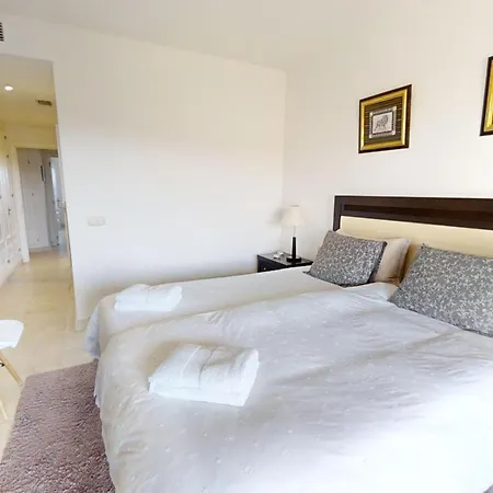Luxury Ground Floor With Facilities Appartement *