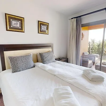 Luxury Ground Floor With Facilities Appartement *