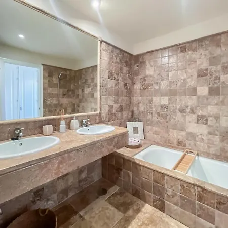 Luxury Ground Floor With Facilities Appartement